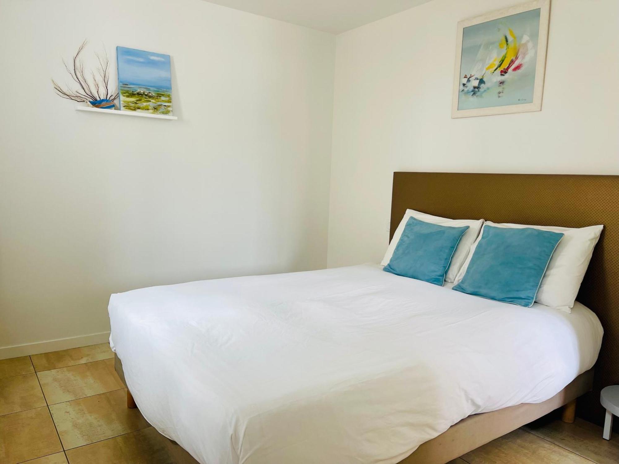 Aparthotel Clos Des Aigrettes -6 Gites De Charme Et Confort A 30M Du Port De La Cotiniere 3*